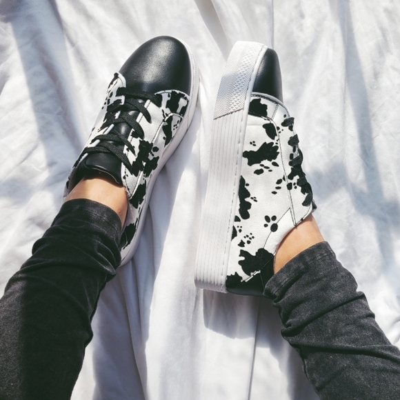 🚨The Mason// Cow print Sneakers - Picture 3 of 3